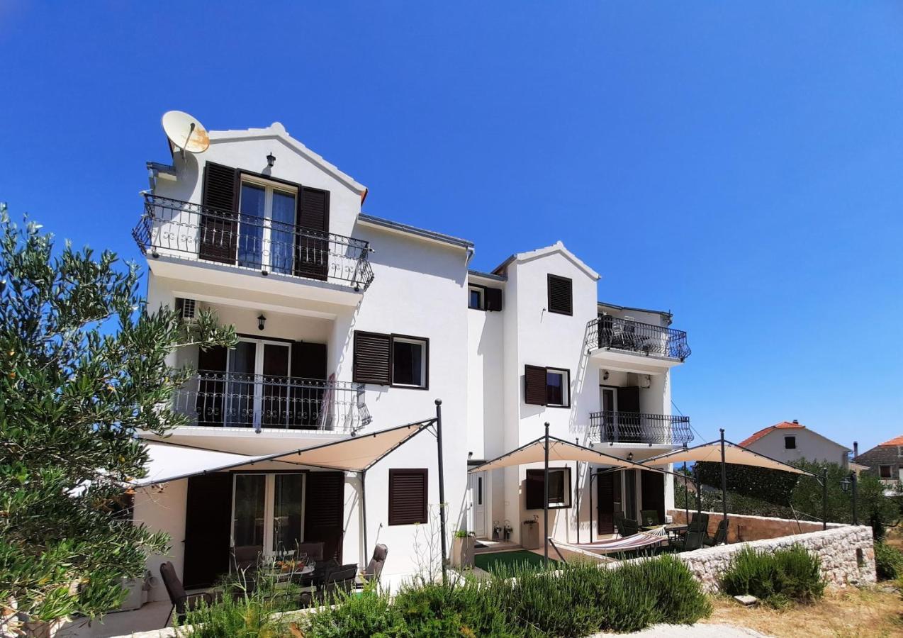 Apartments Pitve Jelsa  Zewnętrze zdjęcie