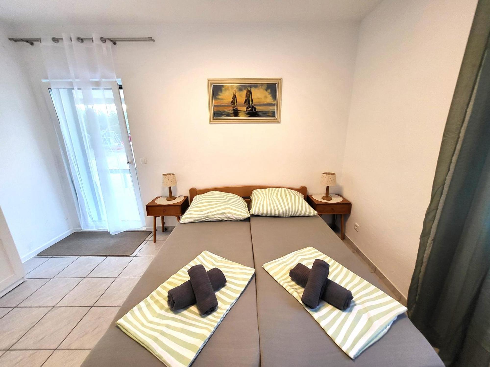 Apartments Pitve Jelsa  Zewnętrze zdjęcie